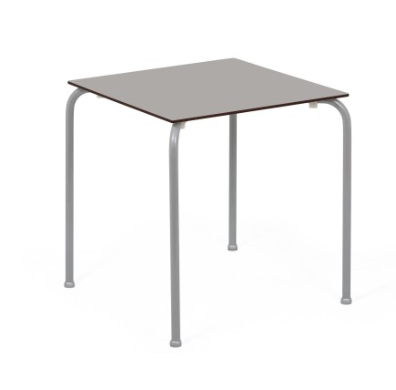 Mesa FERAY, apilable, epoxi plata, tablero fenólico gris claro, 69 x 69 cms.